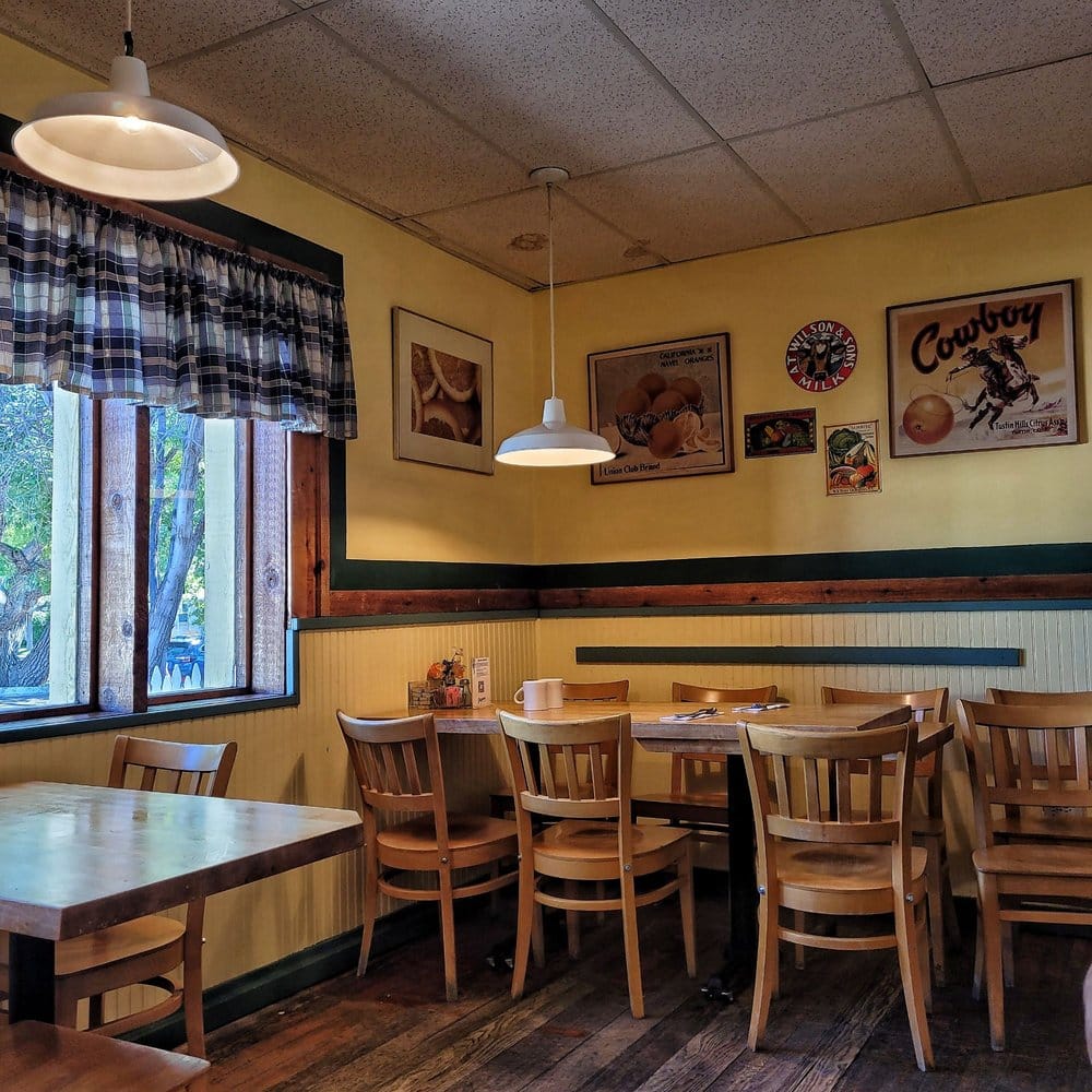 Denver Breakfast Restaurant | Breakfast In Aurora | Dozen's Restaurant
